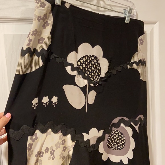 Nanette Lepore Silk Skirt Size 8 - Picture 4 of 15